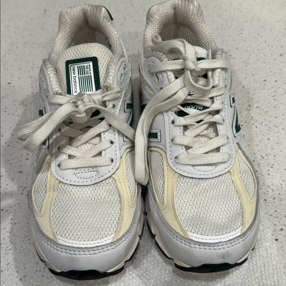 New Balance Women's Cream and Mint Sneakers - Picture 7 of 13